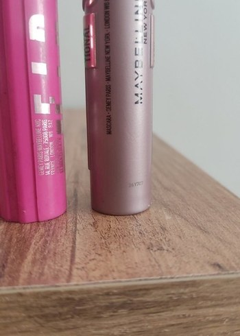 Maybelline Parlak Pembe Maskara Seti