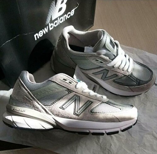 New Balance 990 v5