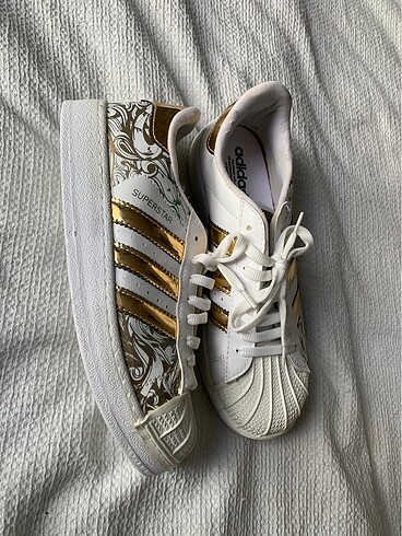 Adidas Superstar