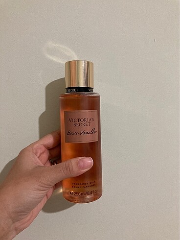 Beden Victoria secret bare vanilla vücut spreyi