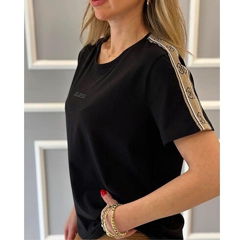 Guess Tshirt