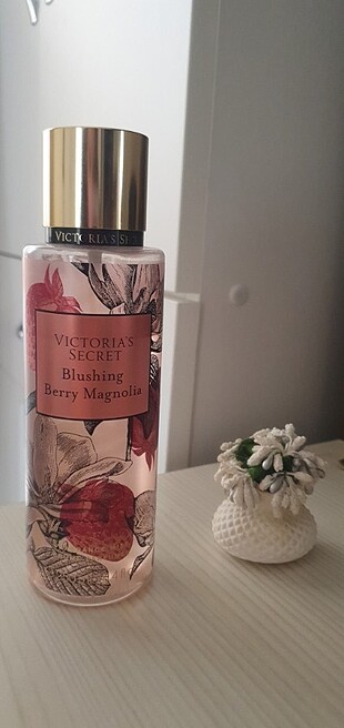 Blushing berry online magnolia