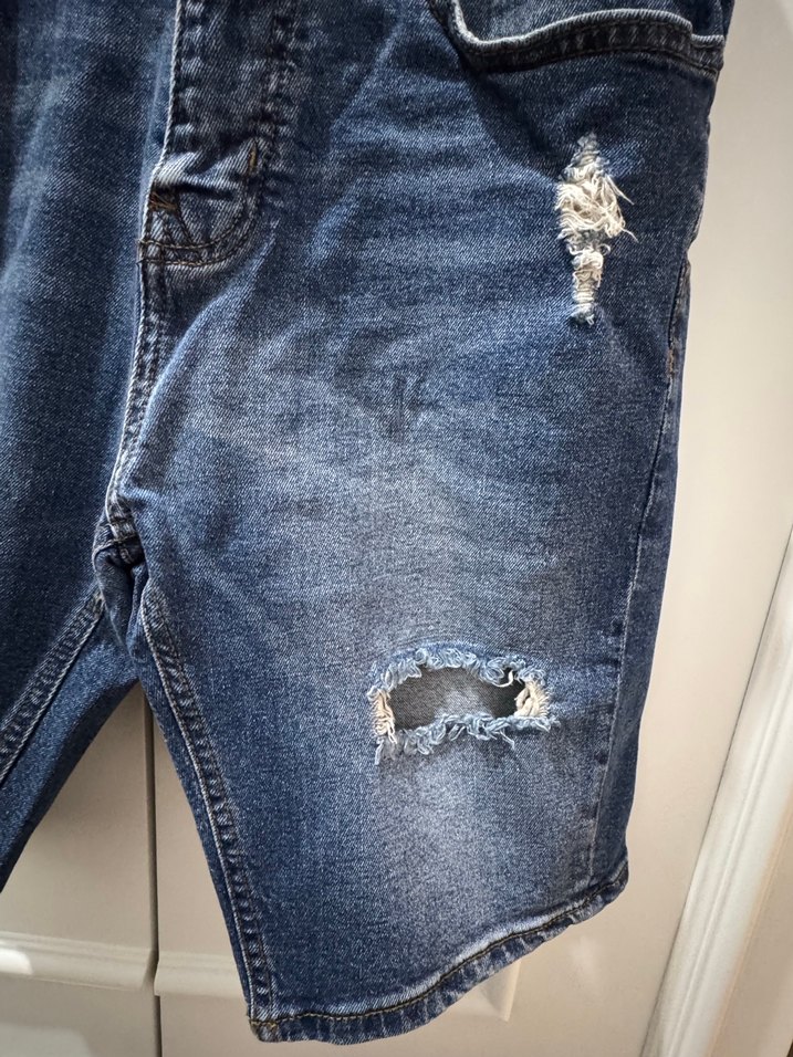 Erkek Koyu Mavi Yırtık Denim Şort - Görsel 5