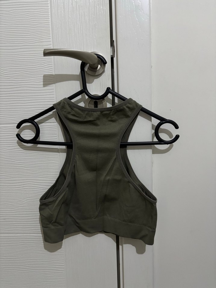 Gri Mini Yüksek Yakalı Kolsuz Atlet - Görsel 2