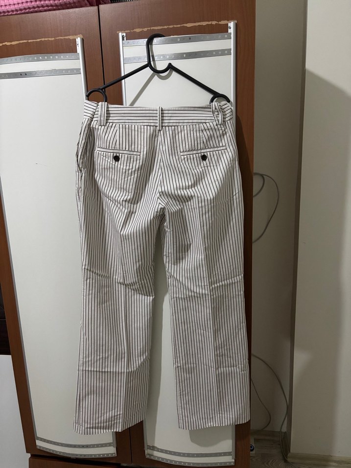 Kadın Gri Çizgili Pilili Kumaş Pantolon - Görsel 2