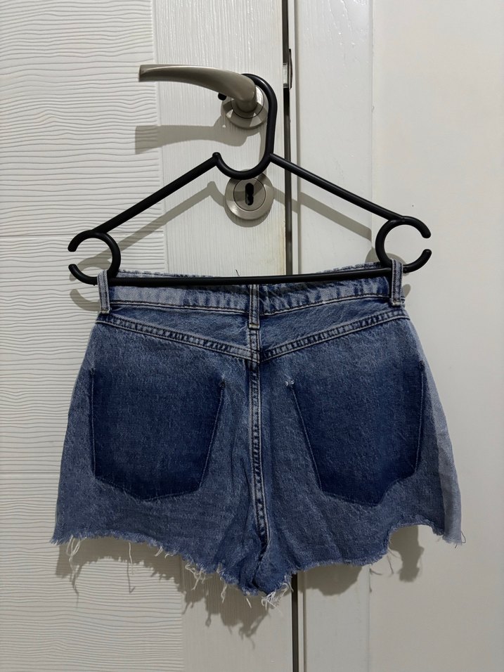 Kadın Mavi Batik Desenli Kot Şort - Görsel 2