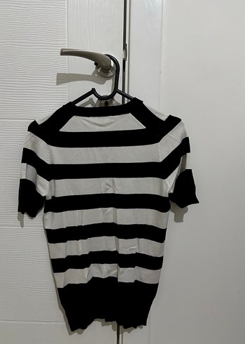 Siyah Beyaz Çizgili Kısa Kollu Kadın Kazak - Görsel 2