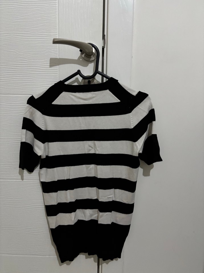 Siyah Beyaz Çizgili Kısa Kollu Kadın Kazak - Görsel 2