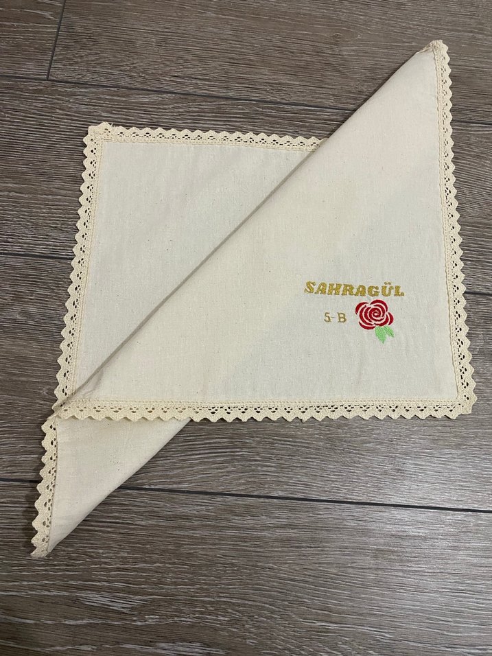 Nakışlı Beyaz Masa Örtüsü - Görsel 3