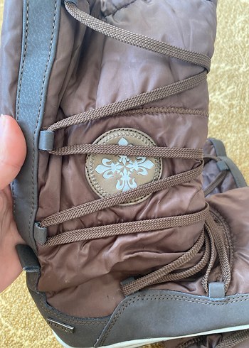 Kahverengi Tüylü  Kadın Bot - Görsel 5