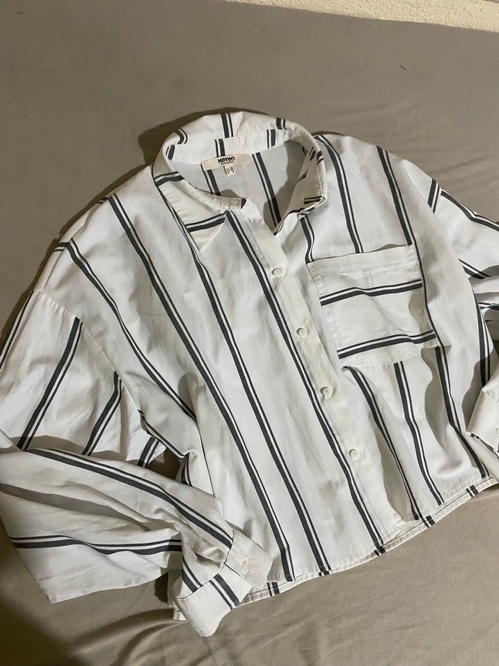 Düğmeli Gri Çizgili Kadın Gömlek - Görsel 3