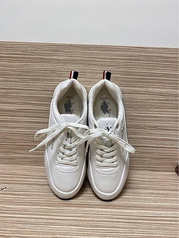 Beyaz Polo Ayakkabı