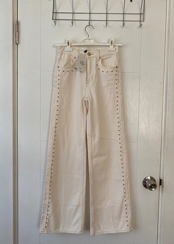 Gold detaylı ekru jean