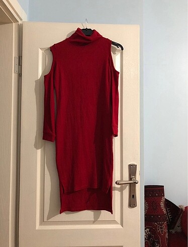 Kol detaylı kalem kırmızı elbise