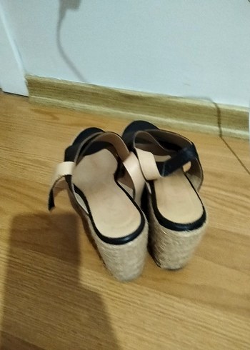 37 Beden siyah Renk Siyah Kadın Dolgu Topuklu Sandalet