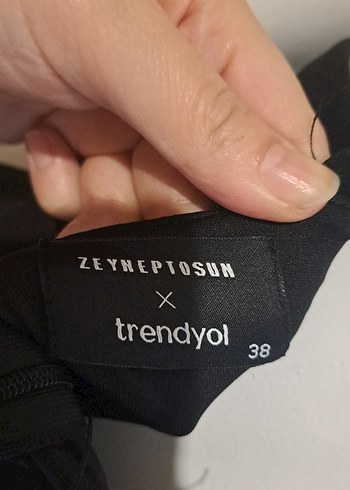 Siyah Drapeli Yılan Desenli Uzun Elbise - Görsel 7