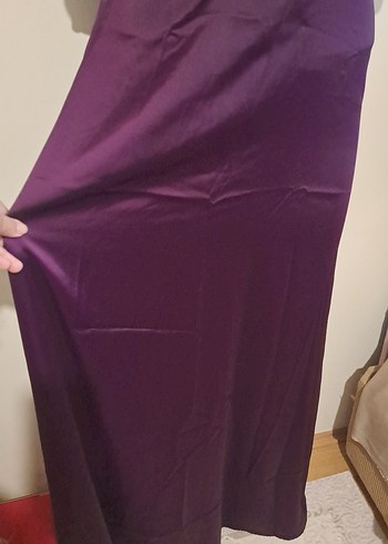 Mor V Yaka Uzun Saten Elbise - Görsel 4