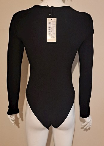 Zincir Detaylı Siyah Straplez Bluz - Görsel 3