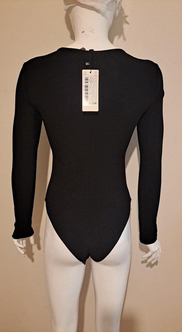 Zincir Detaylı Siyah Straplez Bluz - Görsel 3