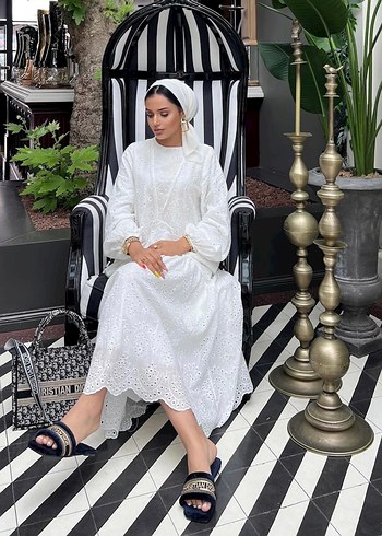 Dantel Detaylı Beyaz Uzun Salaş Elbise - Görsel 2