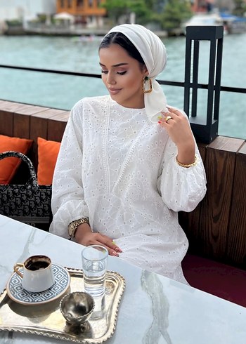 Dantel Detaylı Beyaz Uzun Salaş Elbise - Görsel 6