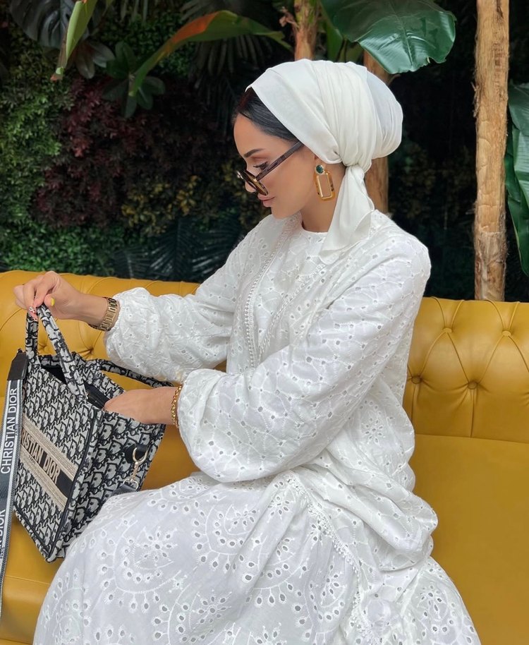 Dantel Detaylı Beyaz Uzun Salaş Elbise - Görsel 5