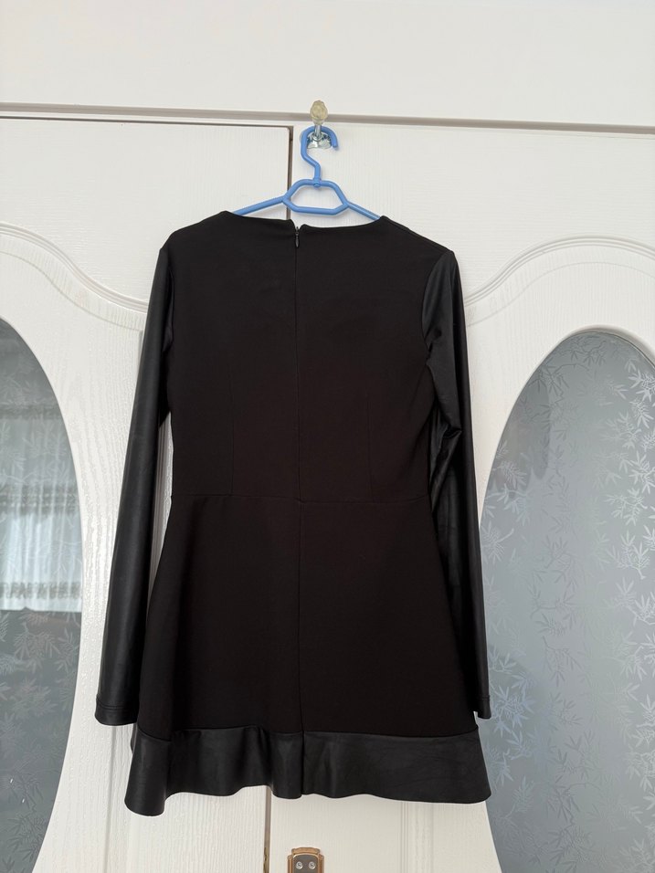 Kolları ve etek ucu deri Bluz - Görsel 3