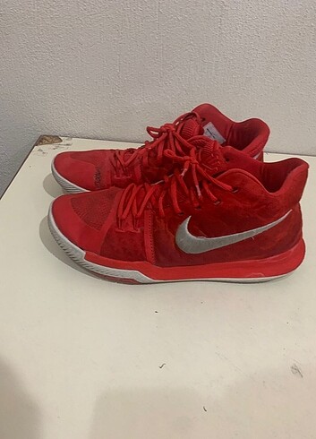 Nike Kyrie 3 Basketbol Ayakkabısı 