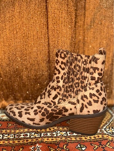 Deichmann Leopar bot