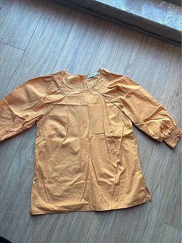 Mango Turuncu ust