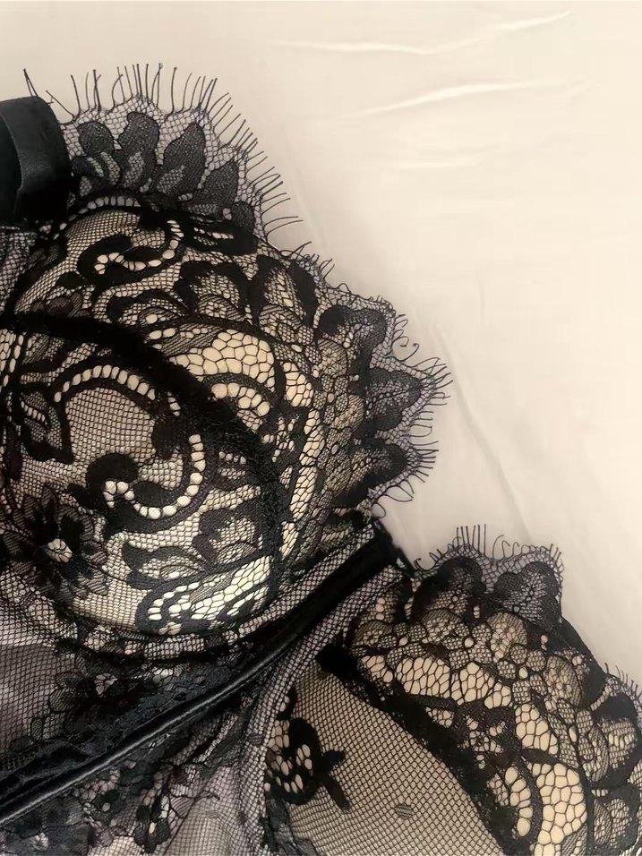 Dantel İşlemeli Siyah Gotik Büstiyer - Görsel 2