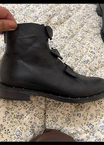 Tokalı Siyah Gotik Kadın Botları - Görsel 3