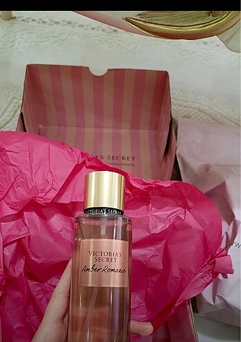 Victoria s Secret Amber romantic sprey