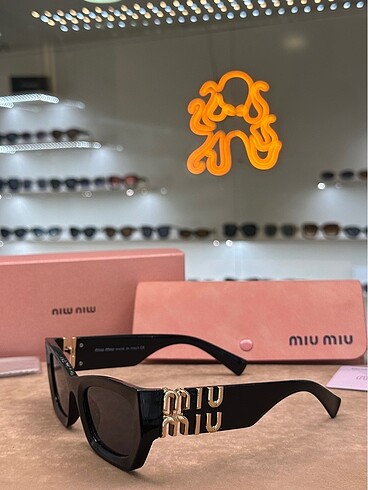 Miu Miu Classic siyah inci