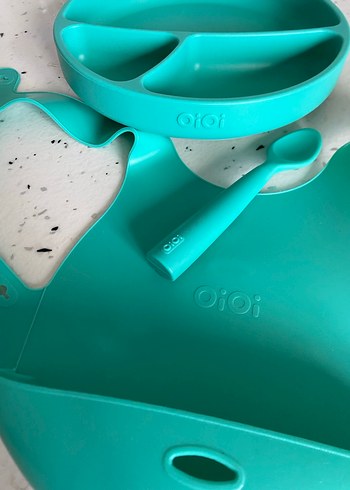 Çocuklar için Turkuaz Bölmeli Tabak ve Önlük Seti - Görsel 3