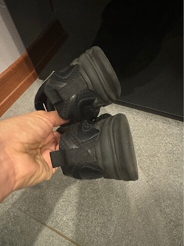 29 Beden siyah Renk SKECHERS ORJİNAL ÇOK TEMİZ