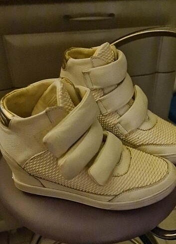 Orjinal Guess 40 numara