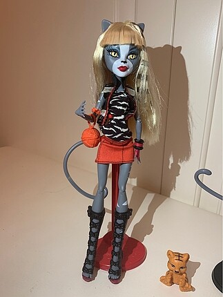 Monster High Bebeği