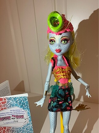  Beden Monster High Bebeği