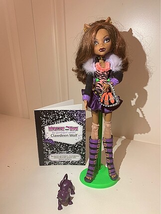 Monster High Bebeği