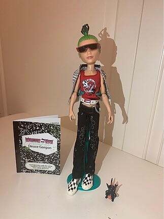Monster High Bebeği