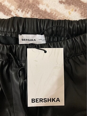 m Beden Bershka orjinal medium beden