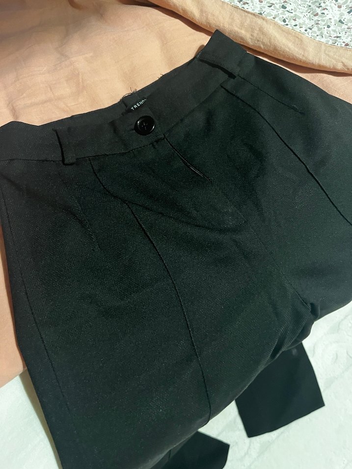 Düğmeli Siyah Kadın Kumaş Pantolon - Görsel 3