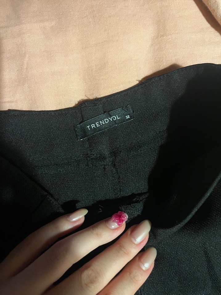 Düğmeli Siyah Kadın Kumaş Pantolon - Görsel 2