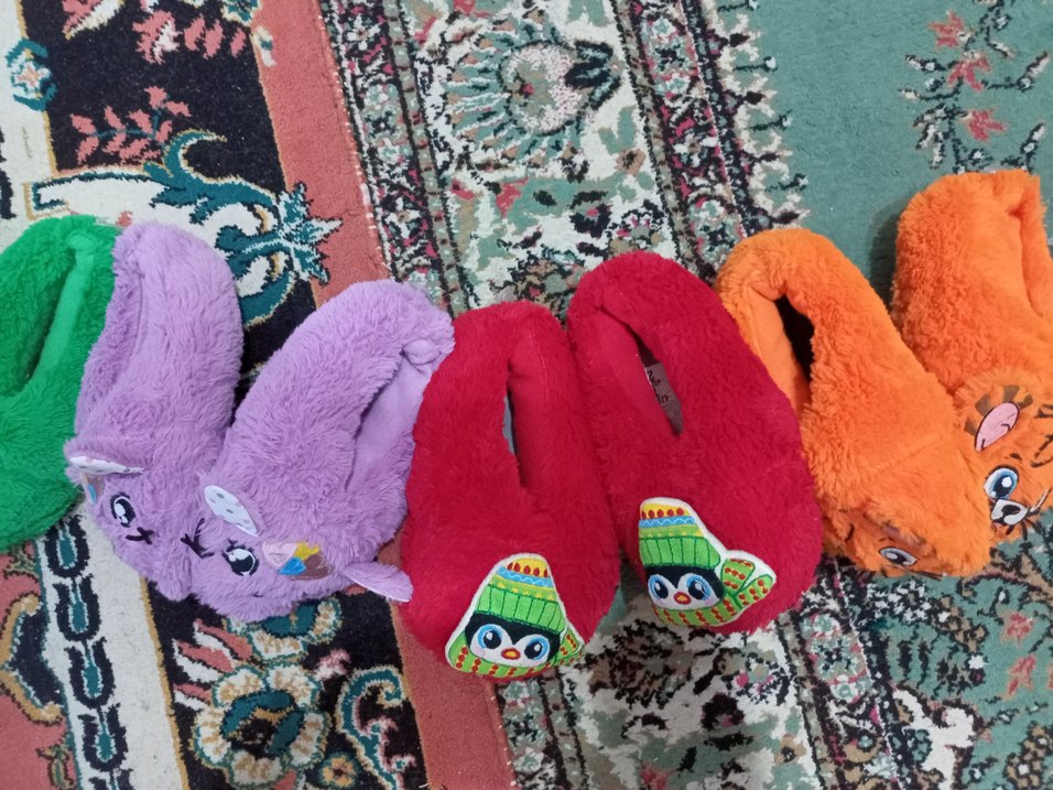 Renkli Peluş Çocuk Ev Terlikleri - Görsel 2