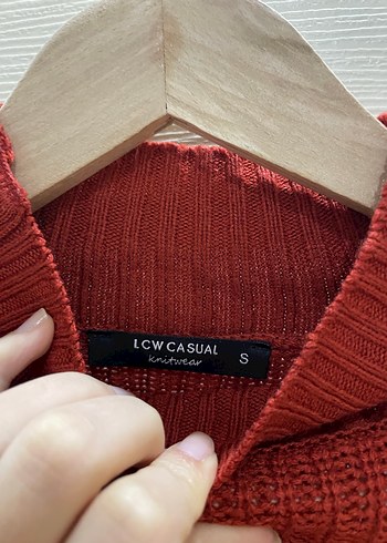 Kırmızı Boğazlı Örgü Kadın Kazak - Görsel 3