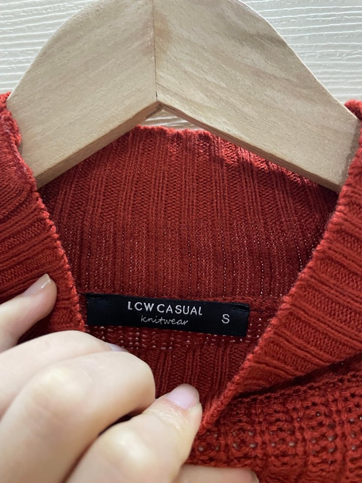 Kırmızı Boğazlı Örgü Kadın Kazak - Görsel 3