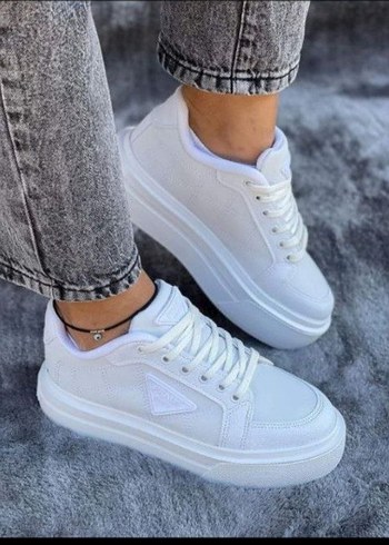 Prada Prada beyaz