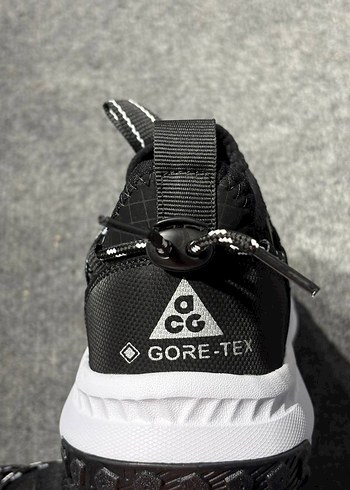 40 Beden siyah Renk NIKE ACG MOUNTAİN FLY LOW GORE-TEX SİYAH