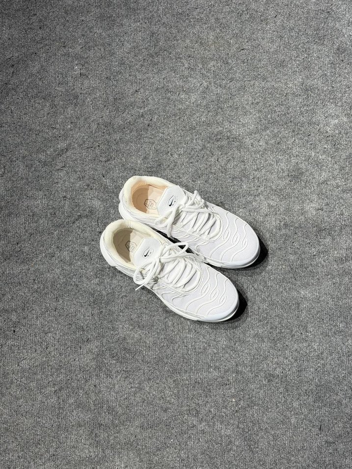 NİKE AİR MAX PLUS TN BEYAZ - Görsel 3